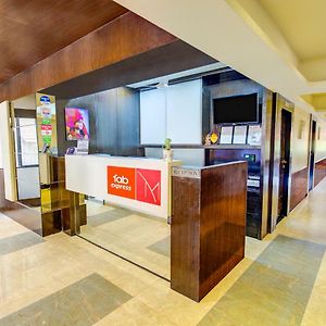 Fabhotel Metro Park